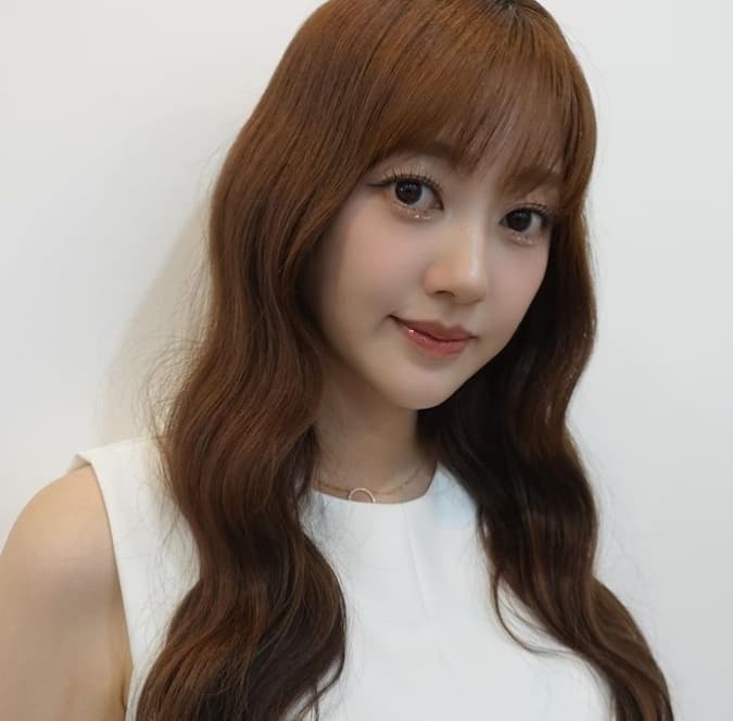 菊地亜美　韓国アイドルメイク体験 medicubeとのコラボでヘアメイクサロンへ！