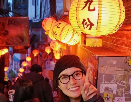 日テレ 忽滑谷こころアナ、激カワメガネ萌えスタイルで「私の大好きな場所」楽しむ！