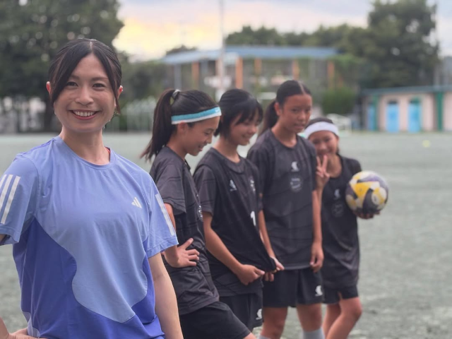 元なでしこ鮫島彩、産後ひさびさのサッカー練習に笑顔