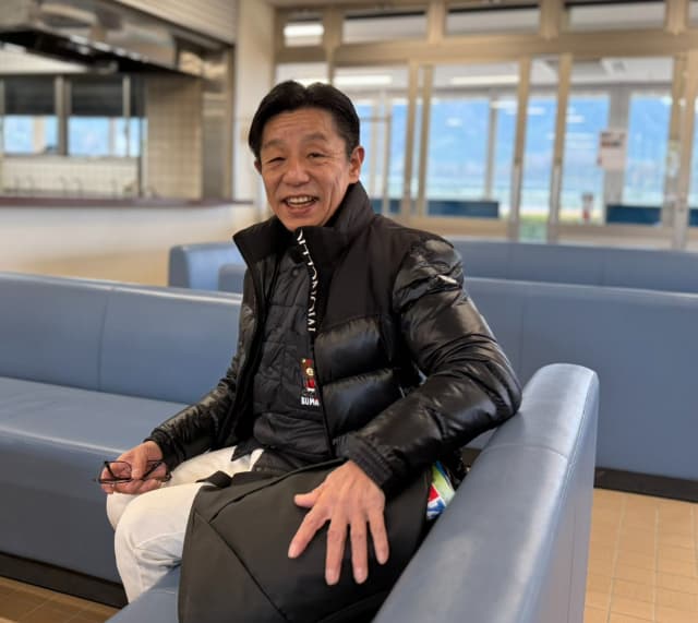 元JRA騎手の藤井勘一郎、伝説の騎手くまちゃんに「いつもの笑顔でした」と激写