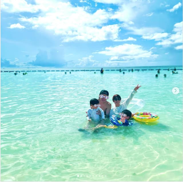 矢口真里が家族で沖縄