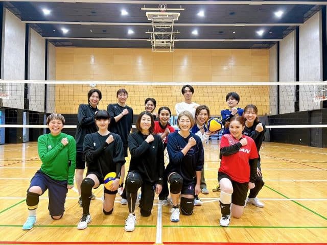 元女子バレー・迫田さおり、狩野舞子らとバレーを楽しむ！豪華すぎる集合ショットを公開！