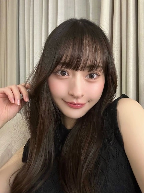 高崎かなみの微笑みに射抜かれる夜。感謝の気持ちが美しさに宿る