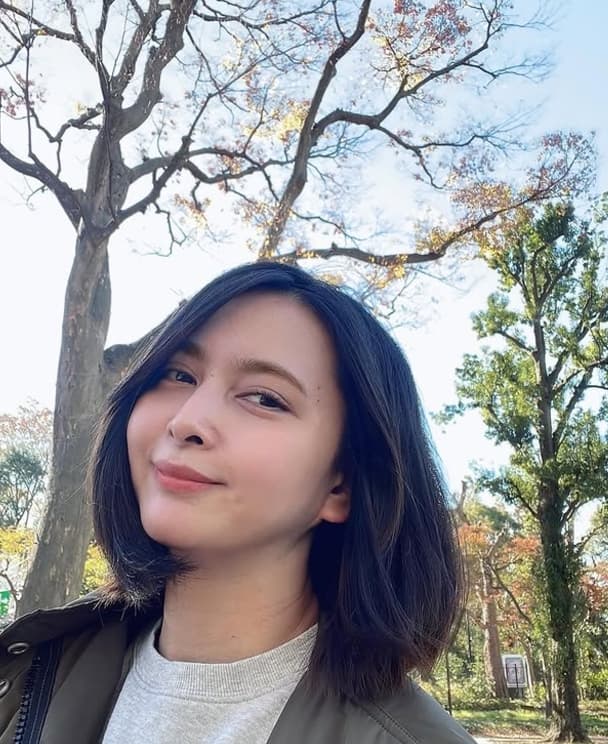 「う、、、うつくしい」紅葉の少ない景色でも際立つ加藤夏希の美しさが話題に！