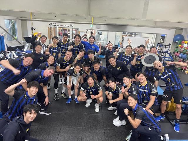 西田有志がホームゲーム初勝利の喜び綴る🏐妻・古賀紗理那のコメントも😍