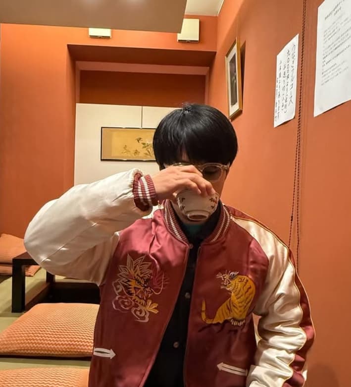 「個性強っ!」スカジャン姿が話題のイケメンバレー選手に注目集まる！