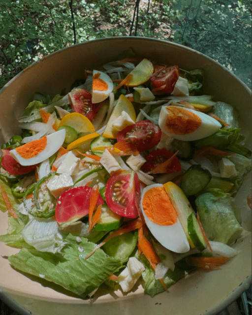 桃井かおり「森で朝サラダ」に「素敵すぎる」のコメント続々！