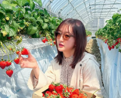 田島芽瑠、「春だー」福岡で贅沢いちご狩り　「福岡県民でよかった！」