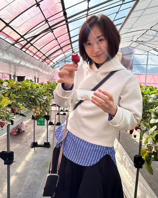 山口もえがいちご狩りへ！『かわいい6歳の子』撮いちご堪能ショットが話題