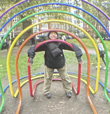 木村カエラ、ロンドン満喫のインスタ更新が話題に！「泣くキッズチェア」にファン爆笑