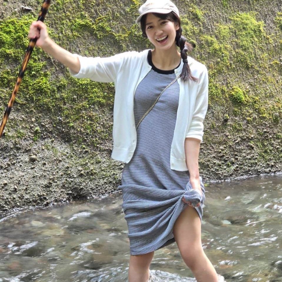 剣道女子の佐藤あかり、大分での夏休みオフショットが可愛いと話題に。美脚あらわな釣りショットにファン感嘆！