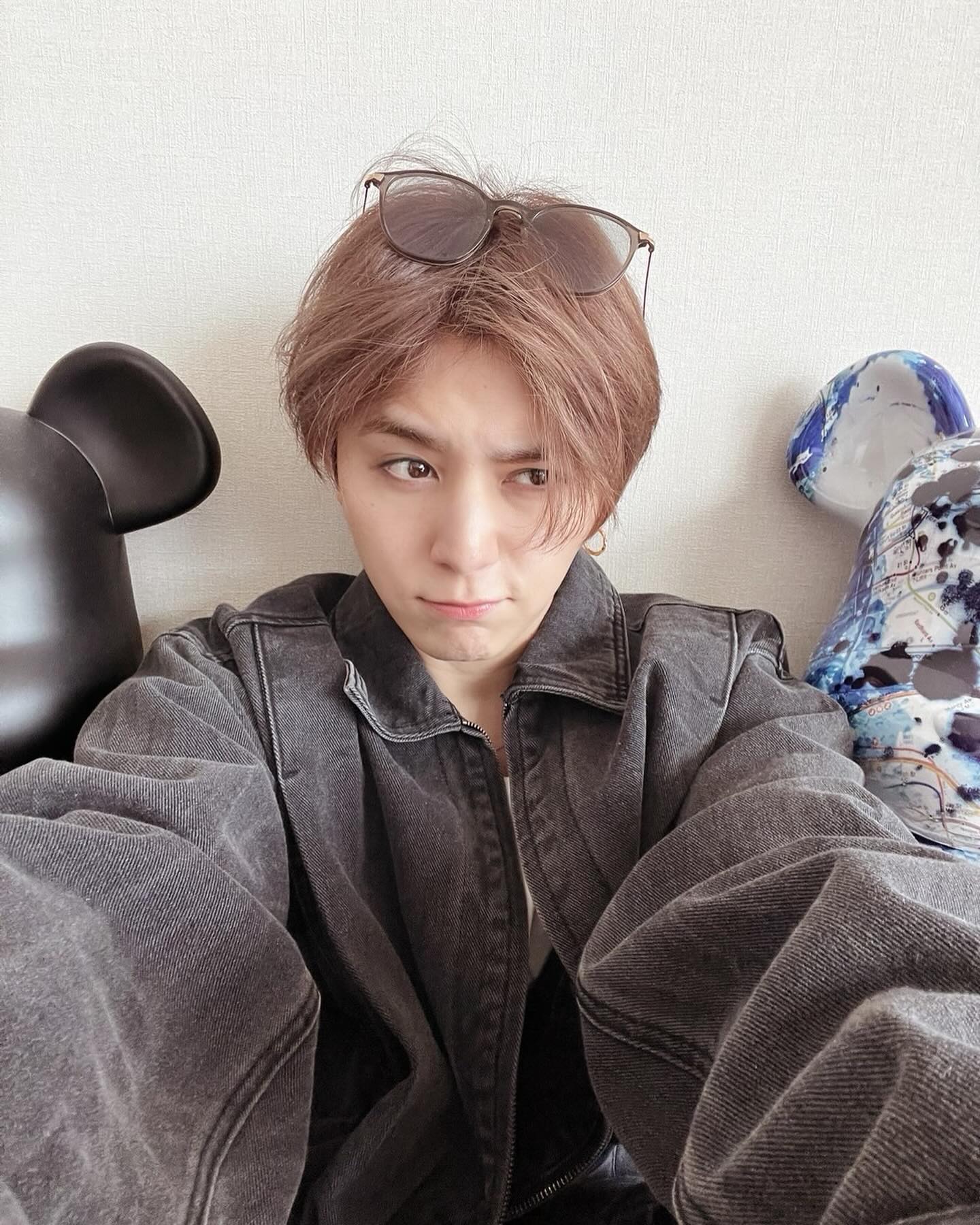 山田涼介がベアブリックとパシャリ「いつかオリジナルで出したい
