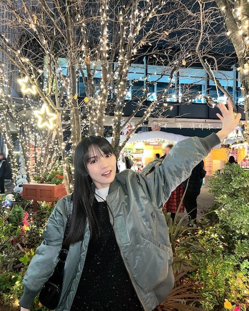 道重さゆみ がクリスマスマーケットを満喫する姿にファン歓喜