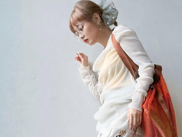 大人ナチュラルな着こなしに注目！新垣里沙が魅せた私服コーデが話題