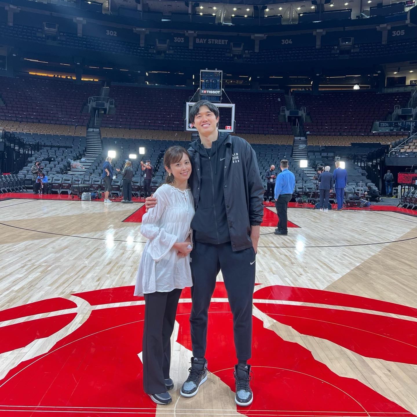 NBA渡邊雄太が元フジテレビアナウンサー久慈暁子さんとの入籍を発表