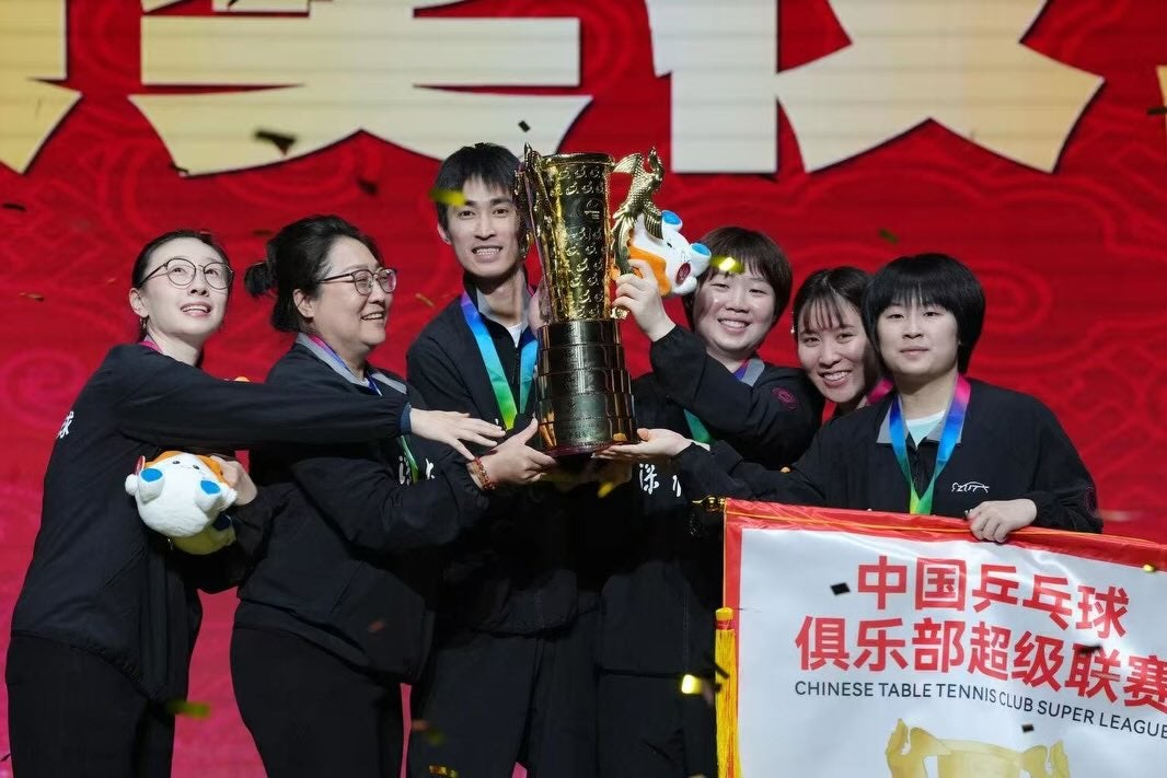 平野美宇、中国超級リーグ優勝を報告　笑顔の集合ショット「卓球の楽しさを実感したシーズン」