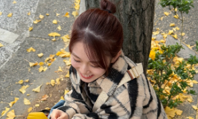 イチョウの葉とのワンシーンが話題に！川口葵