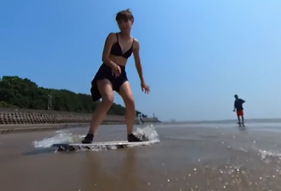 美女スキムボーダー・ゆきりんご、常夏の