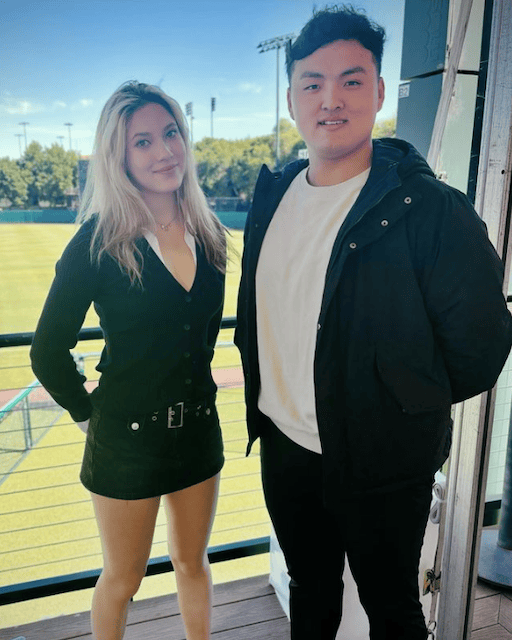 スタンフォード大・佐々木麟太郎の横に写る金髪美女の正体は？　高校通算140本塁打