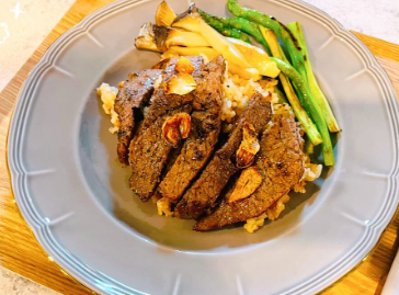 平愛梨、「ステーキが食べたい日」に家族で楽しむ夕食を報告！