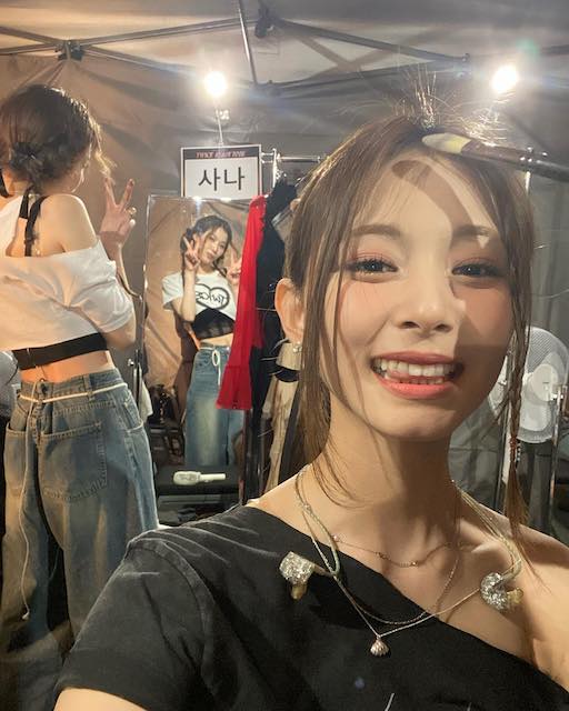 世界で最も美しい顔・TWICEツウィ　密着ショットが話題💕