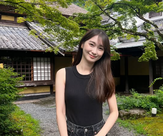 「初九州に感激」ミス慶應No.2畠山柚花子、大分・湯布院の金鱗湖で夏旅を満喫