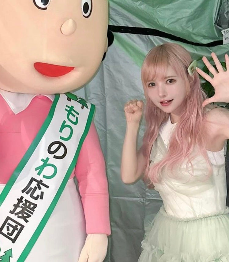 「木をイメージした衣装」でイベントに登場！