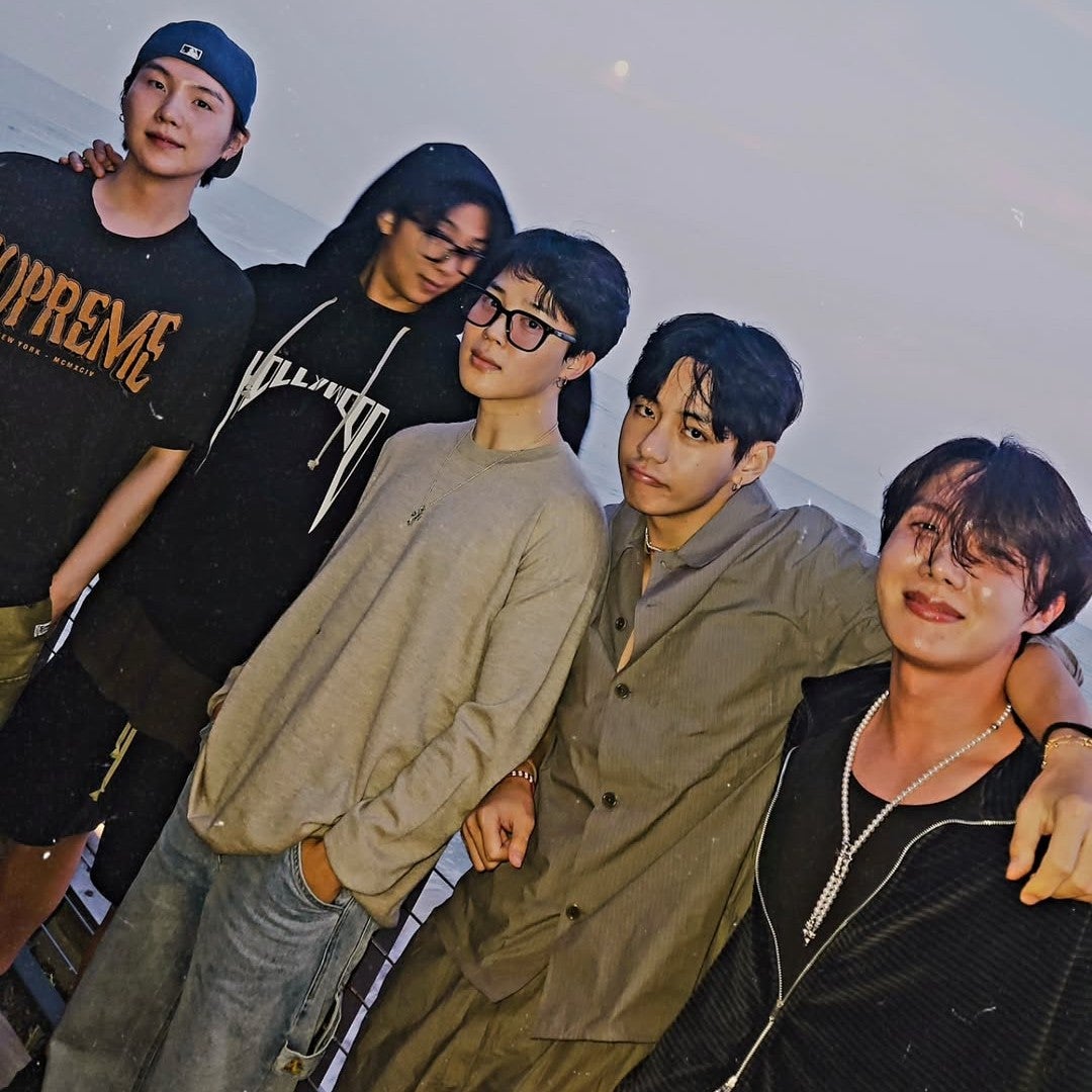 BTSのジミンが渡米中のメンバー集合ショットを公開！少年感たっぷりで「エモい～～」とファンを喜ばせる