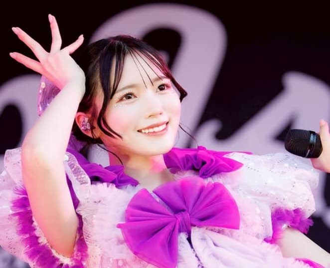 「もうすでにシンデレラ！」CUTIE STREET・真鍋凪咲、アイドル全開のシンデレラスマイルを披露！