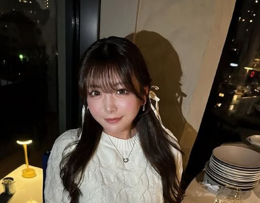 水瀬琴音、バースデーサプライズに大喜び！似顔絵ケーキが可愛すぎると話題に