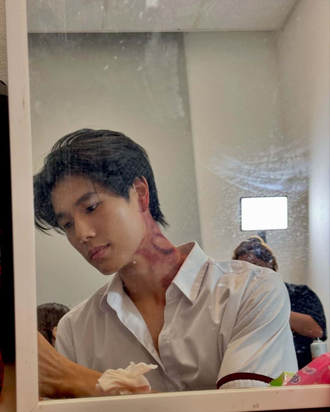 人気俳優がヴァンパイアに噛まれた！？「何？どうしたの？」とコメントが殺到