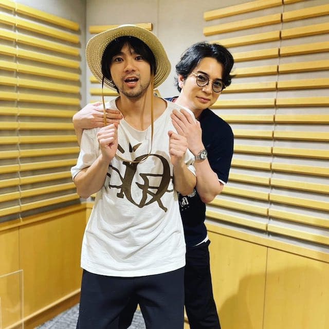 山田裕貴 ラジオ放送中に松本潤がサプライズ登場😳❗️❓“殿”とのツーショット披露🎉