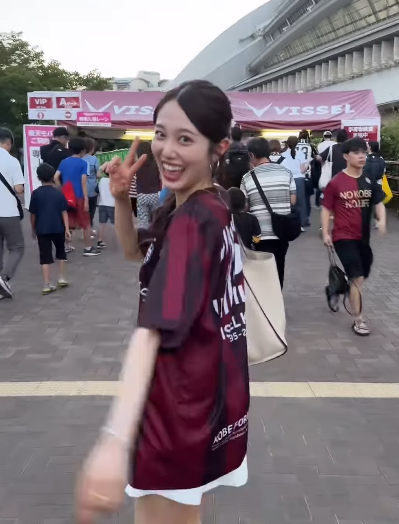 “うきうき！！” 藤江萌 が天皇杯の観戦を報告！