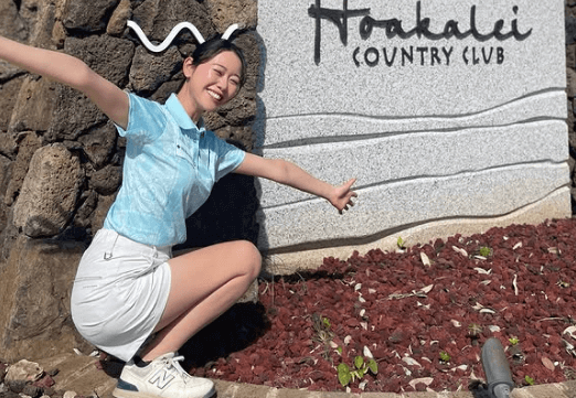 「めっちゃ映え！羨ましい」話題のゴルフ美女子、ハワイの超優雅クラブでときめきショットを披露！虹架かるムービーも話題に