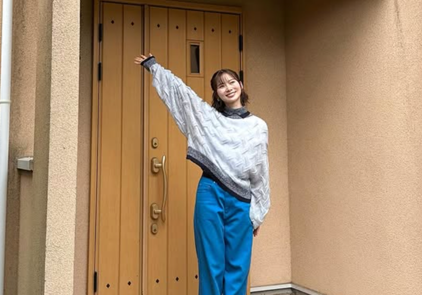 おばあちゃんは最強！？朝日奈央、浅草の“ラスボスハウス”訪問ショットが話題