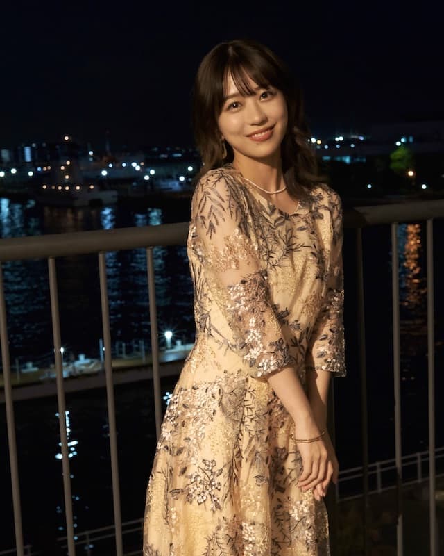 元AKB48・篠崎彩奈がオフショットを公開！