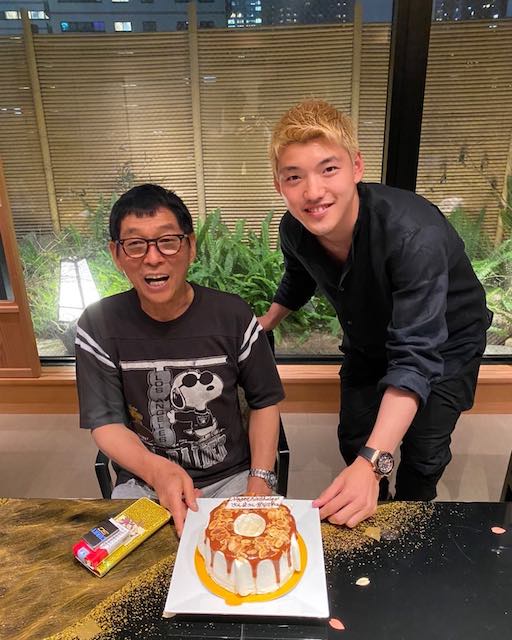 ⚽️サッカー日本代表・堂安律が明石家さんまとの2ショット公開で話題😂💖