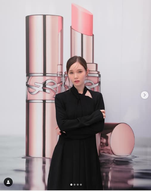 マーシュ彩がYSLのアイコンリップを宣伝