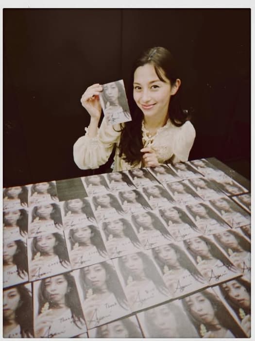 「初めての漢字ドリルみたいに…！」中条あやみが想いを込めたサインカードを公開！