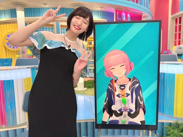 話題のバーチャルシンガーが『ラヴィット！』初出演！人気声優・佐倉綾音とのツーショットを公開