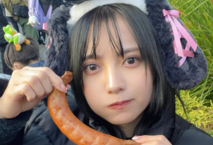 桃月なしこ、USJで「サメのえじき」ショット披露！ファンもメロメロ！