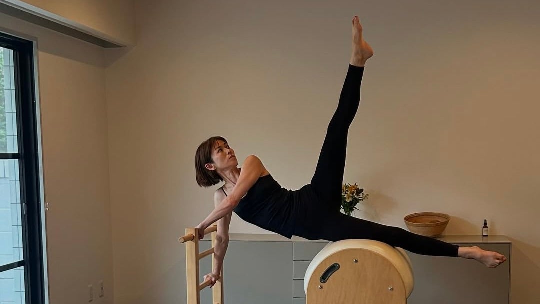 「体感が凄いですね」「美し過ぎます」あの美人モデルのピラティス動画にファン釘付け！