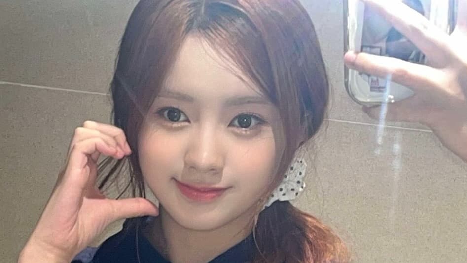 UNIS エリシアの可愛いポーズ、３連発！