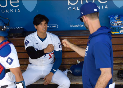 大谷翔平とグータッチ　ドジャースカメラマンが捉えた”貴重”な瞬間