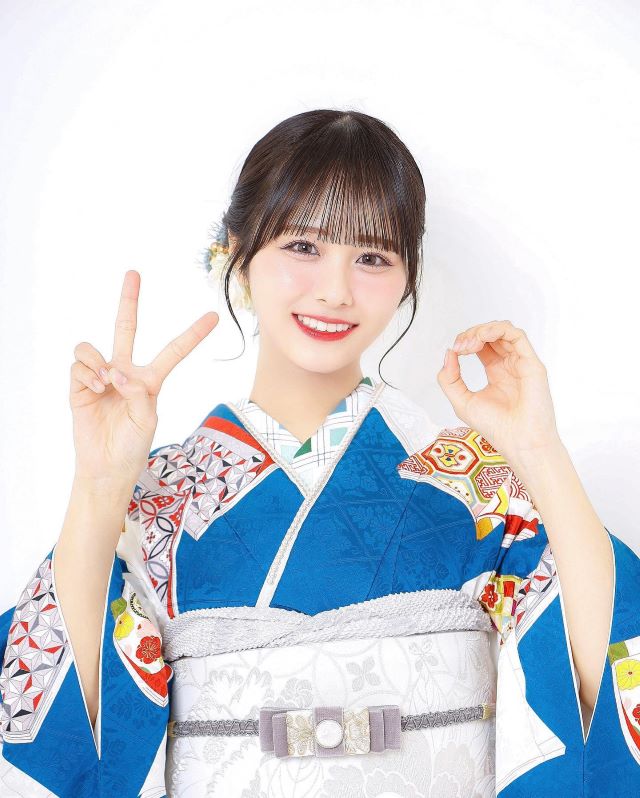 ≠ME尾木波菜、青色振袖姿にファンから「世界でいちばんかわいい💞」の声続々