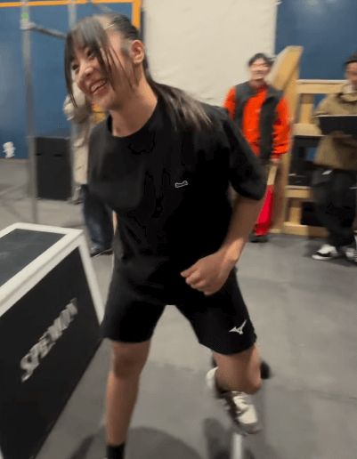 「ドラゴンボールの孫悟空みたい」中学生のアクションパルクール女子、室内ハード練習のスゴ技連発にファン魅入ってしまう！