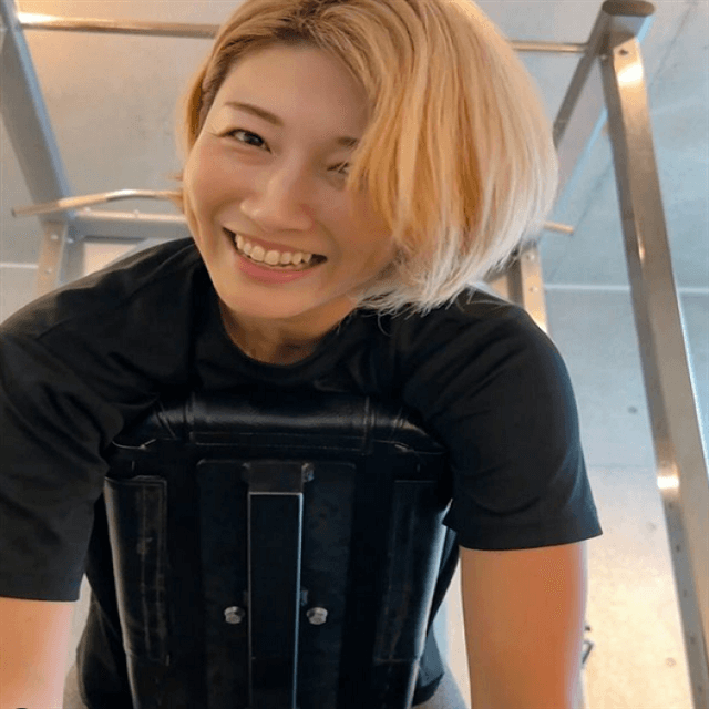 狩野舞子がトレーニング中「見上げられ慣れている」と自虐するも「最高の笑顔」とファンは大絶賛