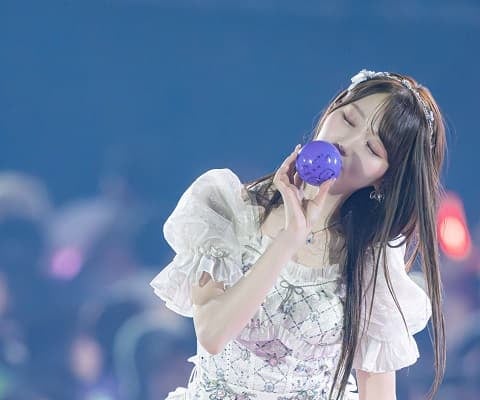 イコラブ 大谷映美里がボールにキス!?「欲しい！欲しすぎる！！」とファン大熱狂