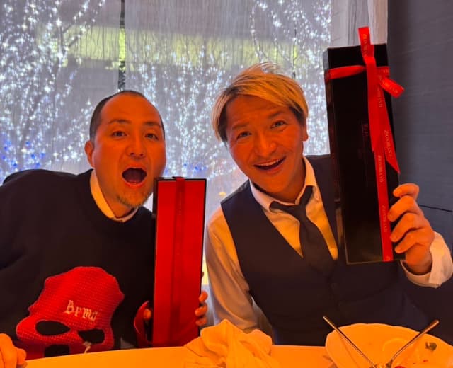 スリムクラブ真栄田、セカンドに向けてプレゼントをもらうも「相方の顔が嫌です」とつぶやく