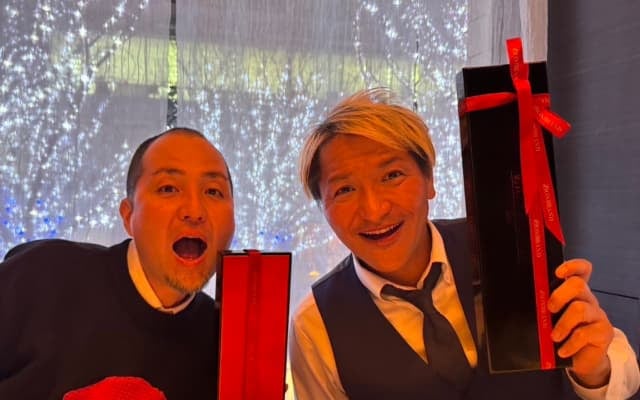 スリムクラブ真栄田、セカンドに向けてプレゼントをもらうも「相方の顔が嫌です」とつぶやく